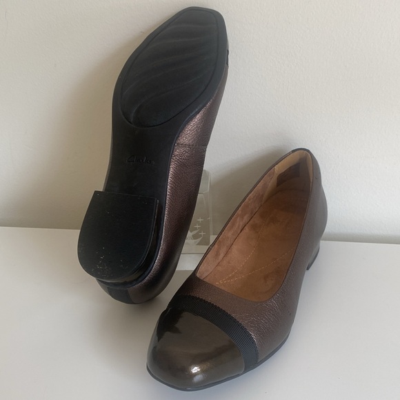 Clarks Keesha Metallic Leather Shoe Size 7.5 Low Heel Square Toe Business Casual - Picture 13 of 16